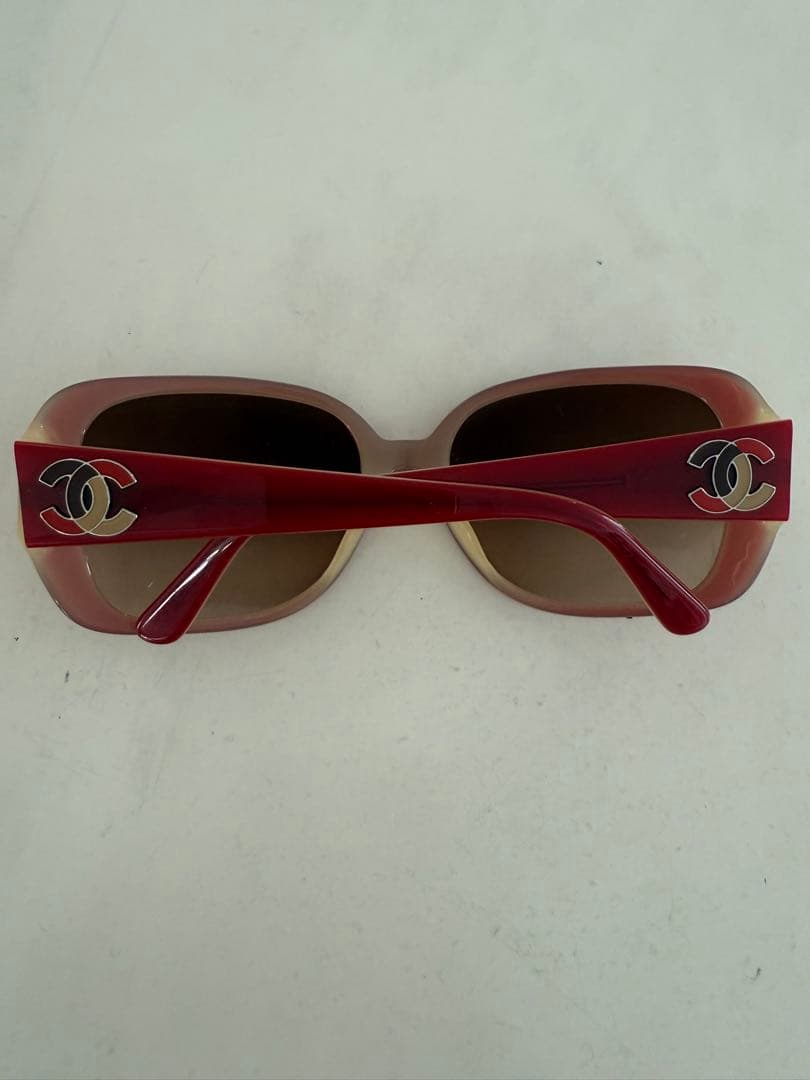 CHANEL レッドサングラス ブラウンレンズ