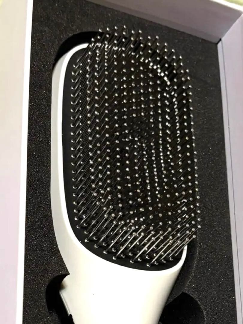 【とかすだけで艶髪！】mous. ELEBRU 美顔器 ヘアブラシ 新品