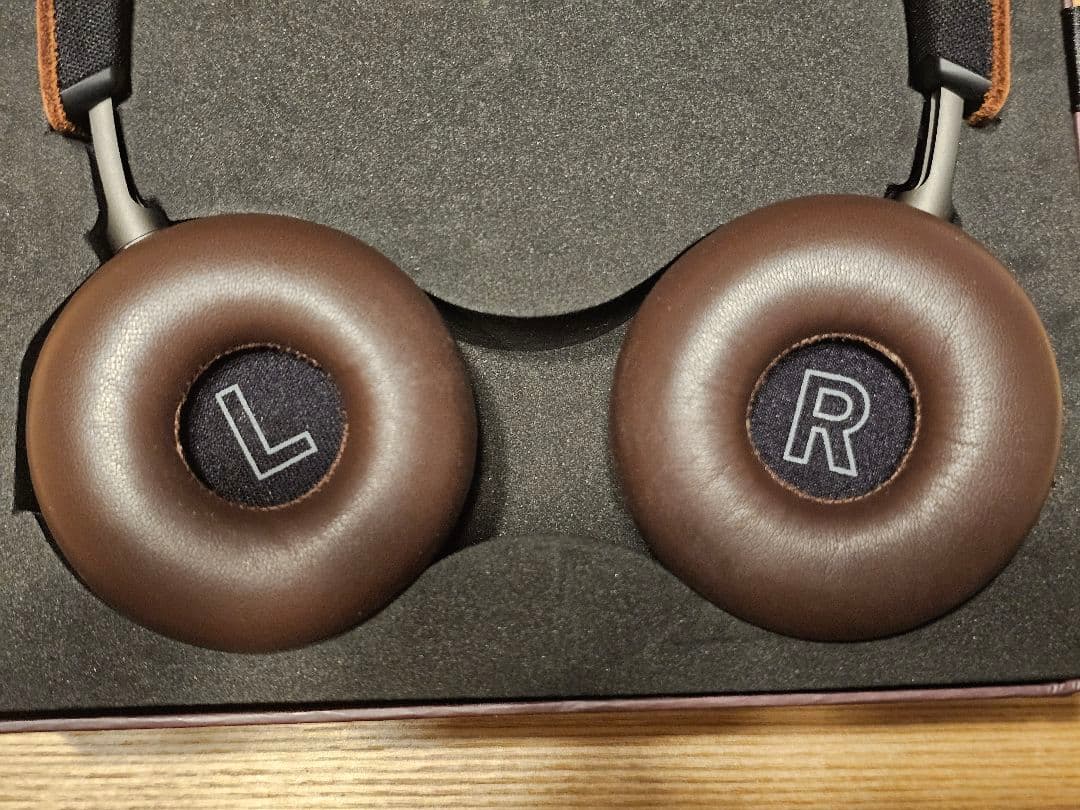 Bang & Olufsen B&O PLAY H8 ワイヤレスヘッドフォン