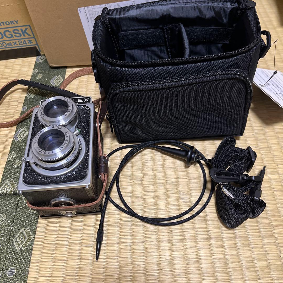 RICOHFLEX MODEL VⅡ二眼レフカメラ　シャッターボタン、バック付き