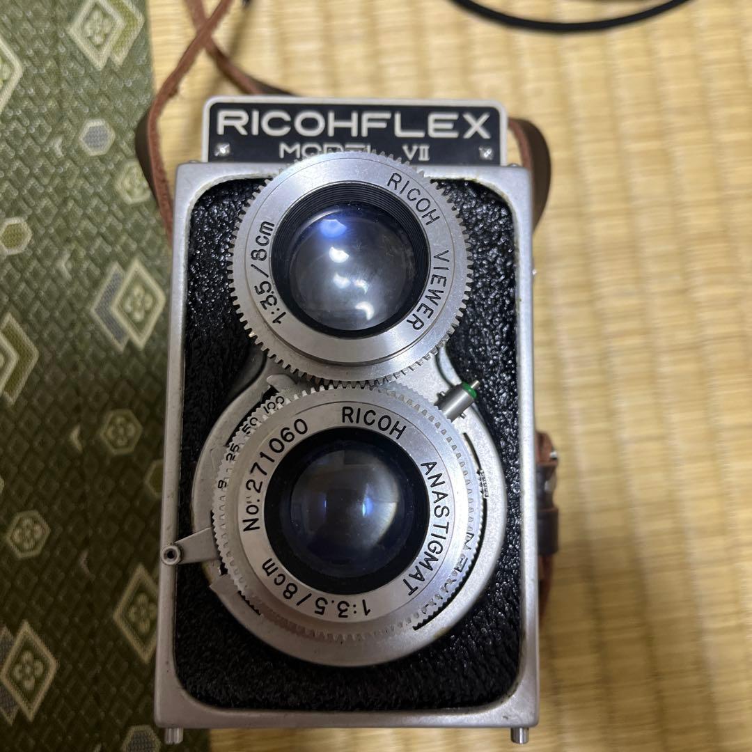 RICOHFLEX MODEL VⅡ二眼レフカメラ　シャッターボタン、バック付き