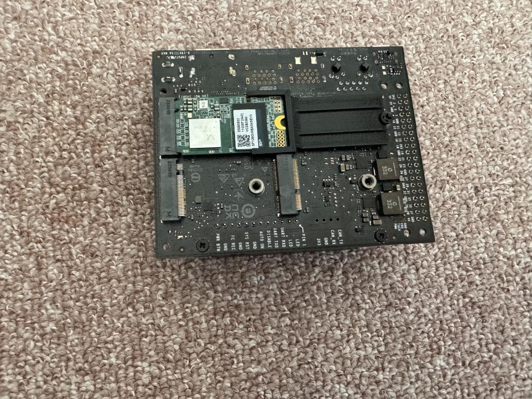 NVIDIA Jetson Orin Nano 開発者キット