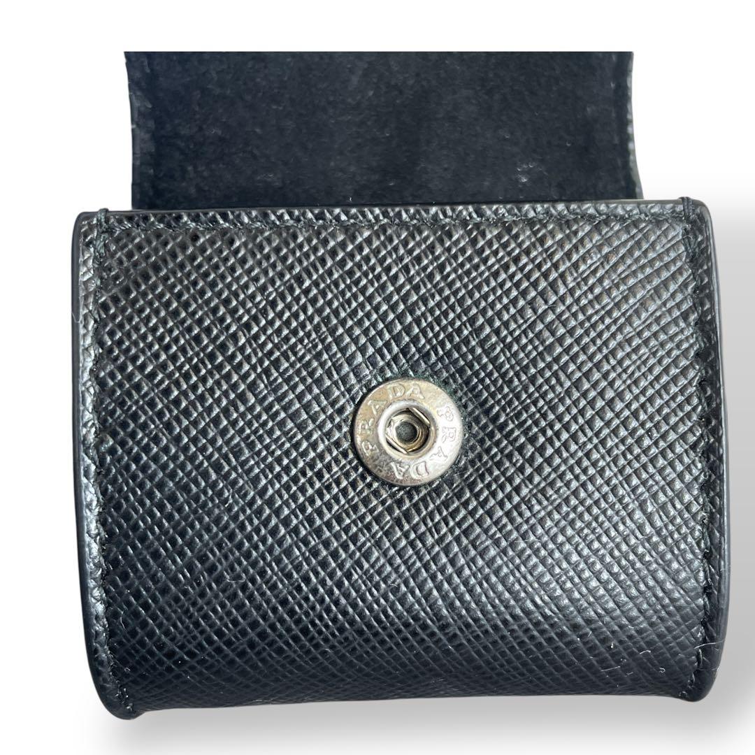 【極美品】プラダ バッグチャーム イヤホンケース 三角ロゴ サフィアーノレザー