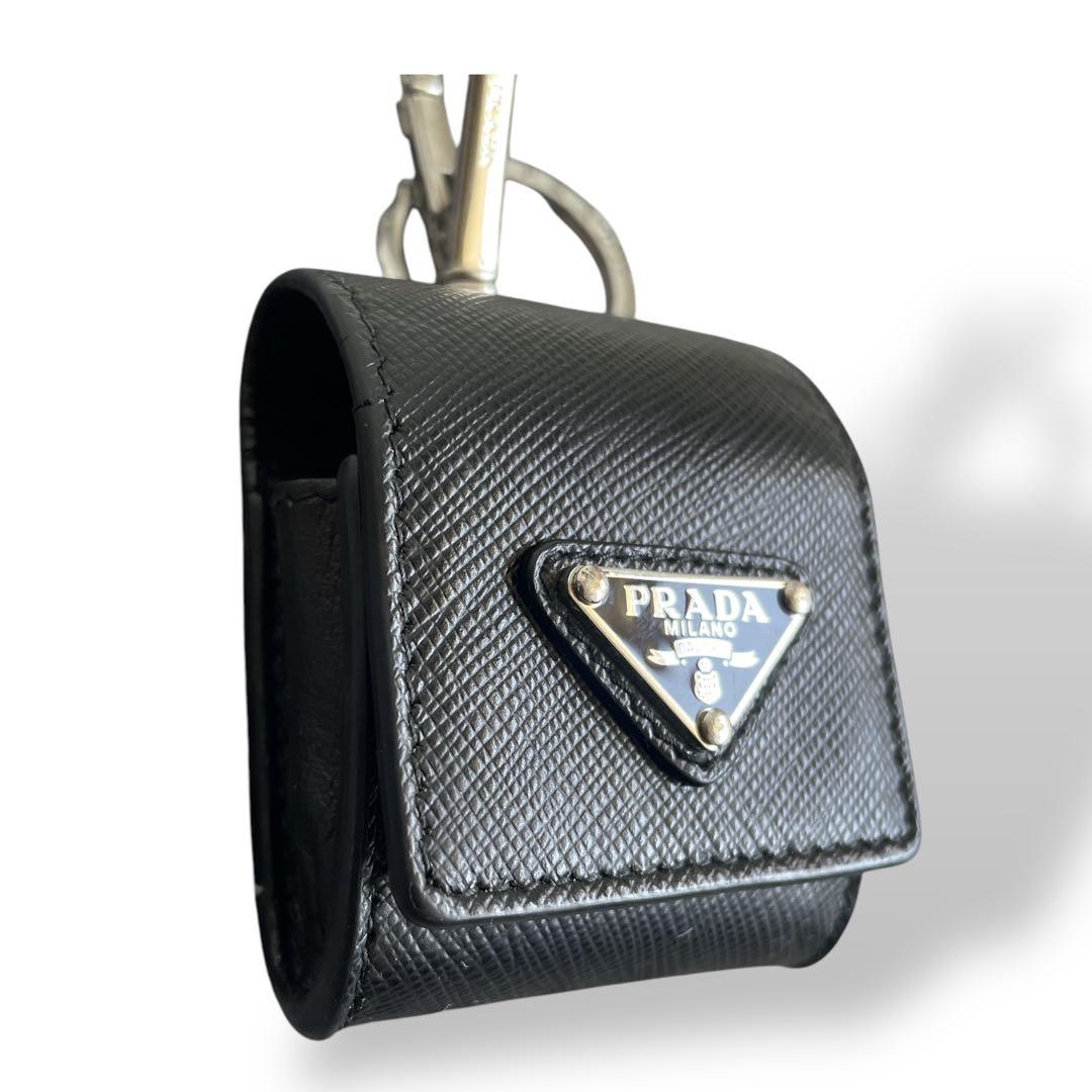 【極美品】プラダ バッグチャーム イヤホンケース 三角ロゴ サフィアーノレザー