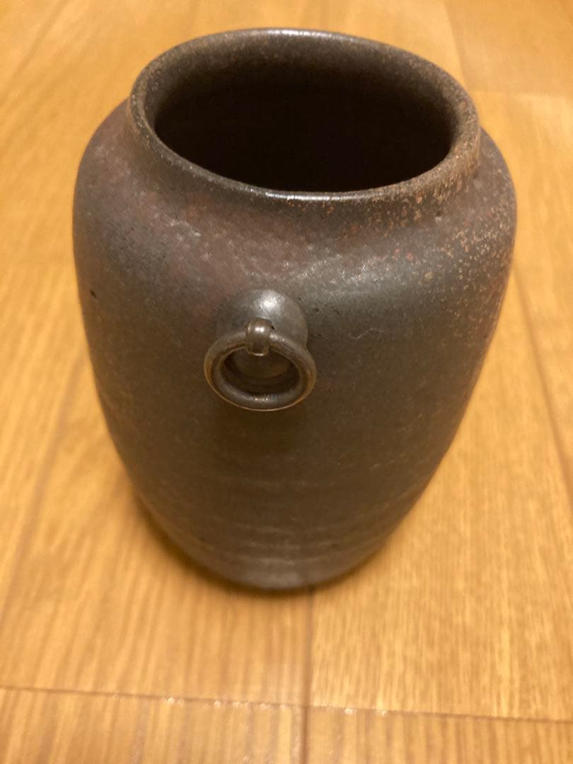 鉄釉掛花入　甚八窯