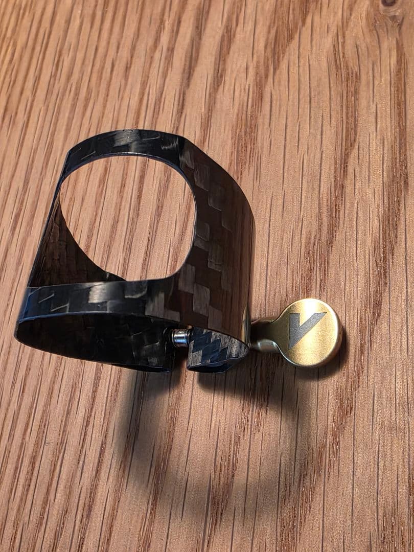 アルト用リガチャー カーボン