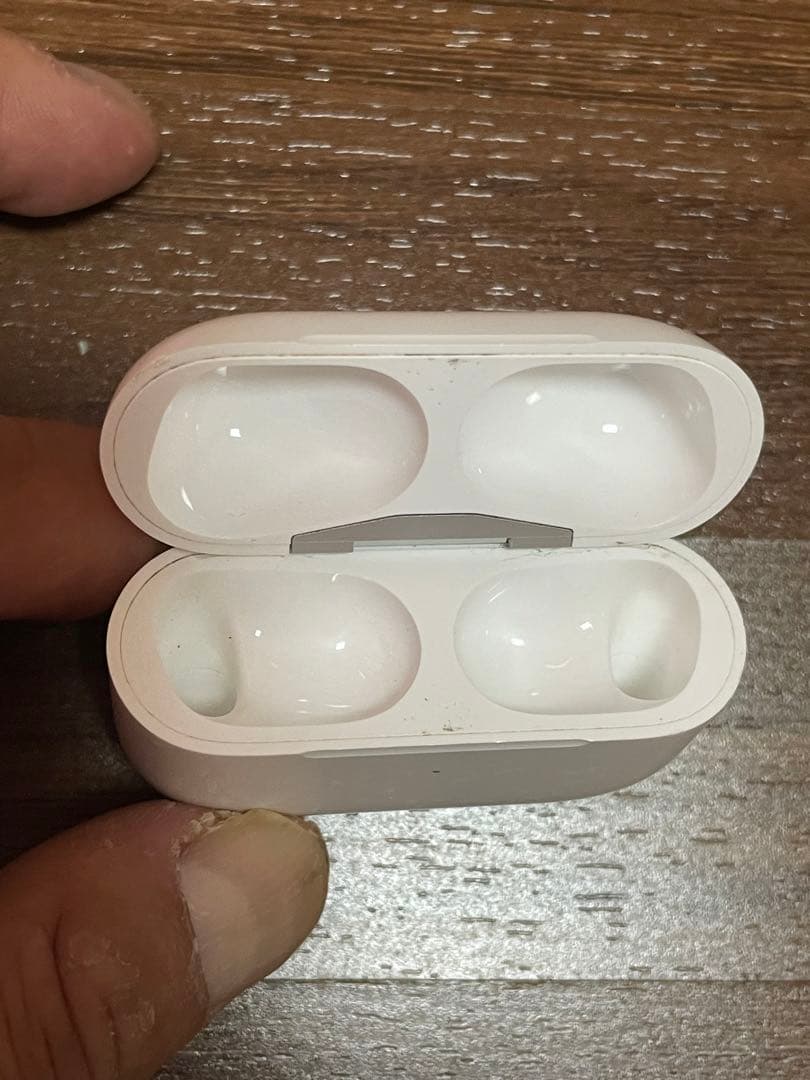 AirPods Pro ホワイト 右と充電ケース