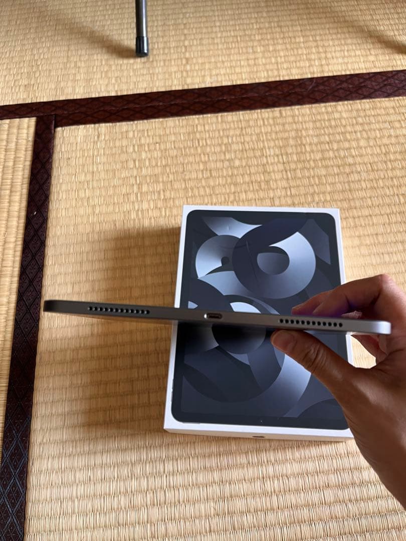Tako【美品】iPad Air （第五世代）64GB スペースグレー