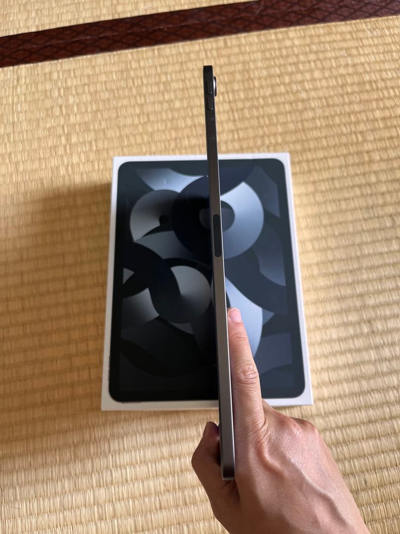 Tako【美品】iPad Air （第五世代）64GB スペースグレー