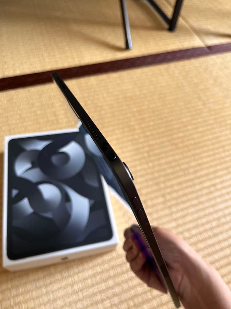 Tako【美品】iPad Air （第五世代）64GB スペースグレー