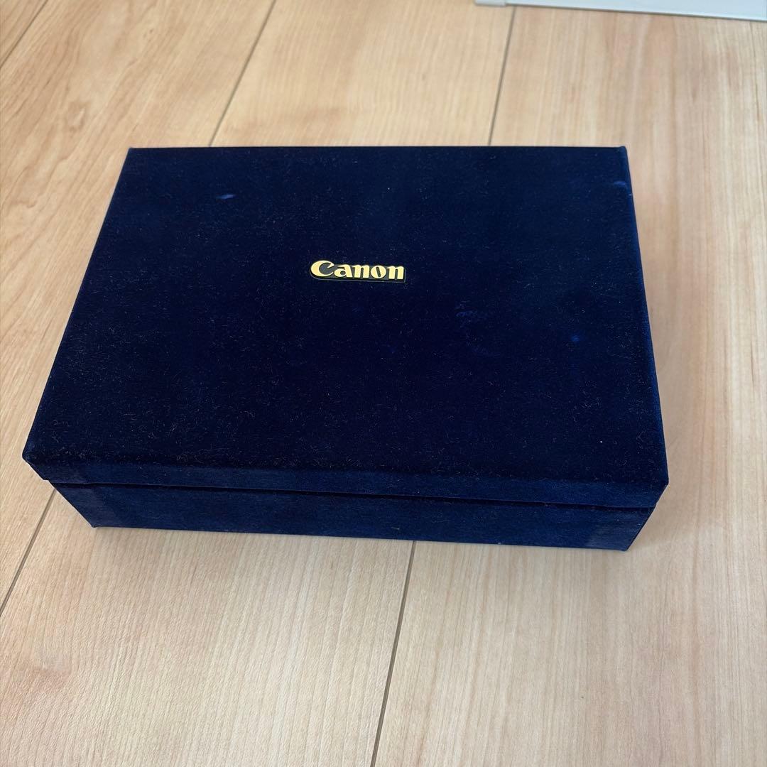 キヤノン60周年を記念して発売された特別限定モデルです。