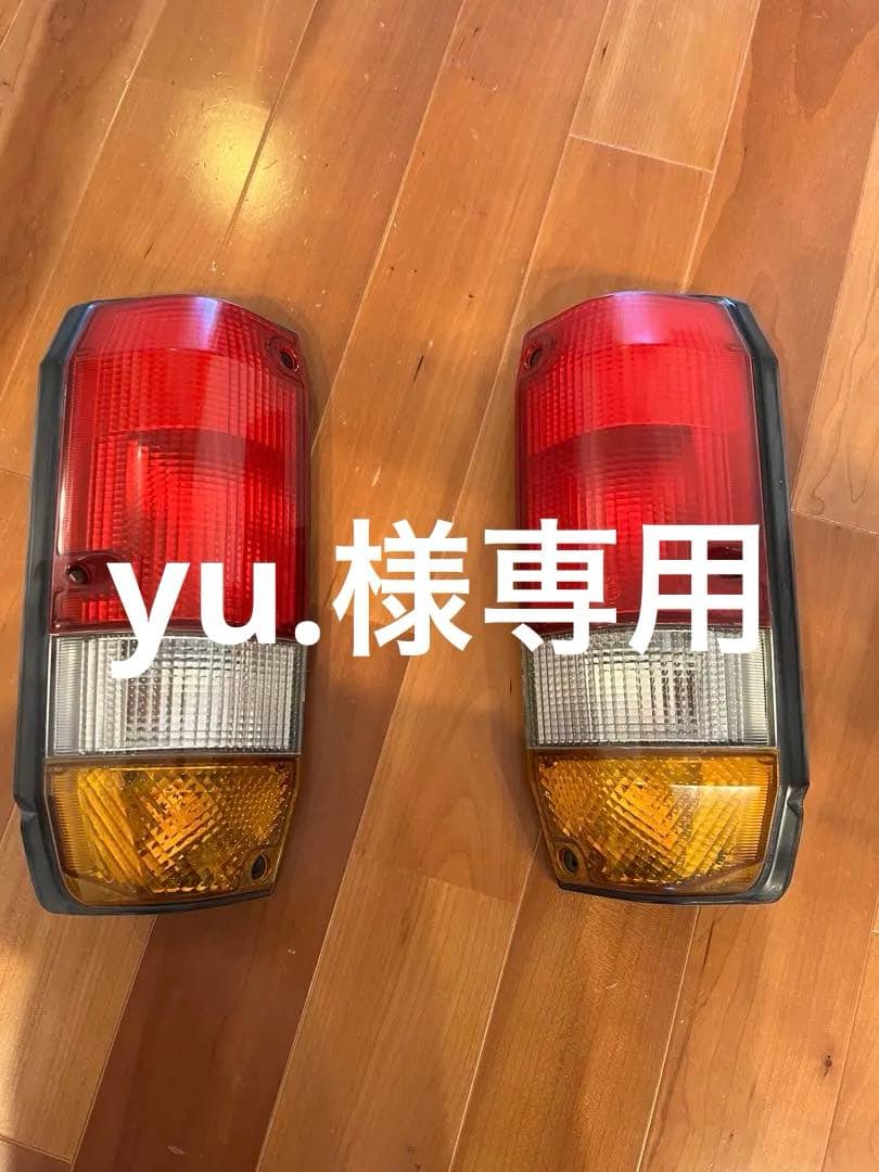 ランドクルーザー70 テールレンズ