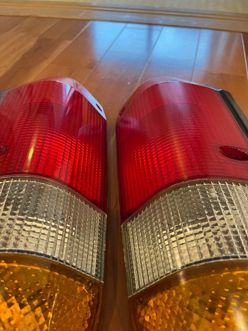 ランドクルーザー70 テールレンズ