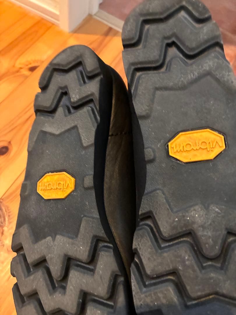 箱付きクラークス　ゴアテックス ブラック レザー ワラビーブーツ