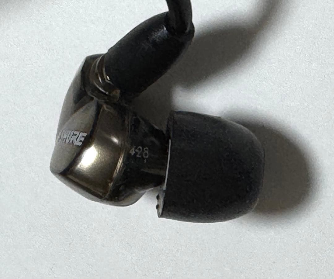 美品 SHURE ( シュア ) SE535 カナル型イヤホン