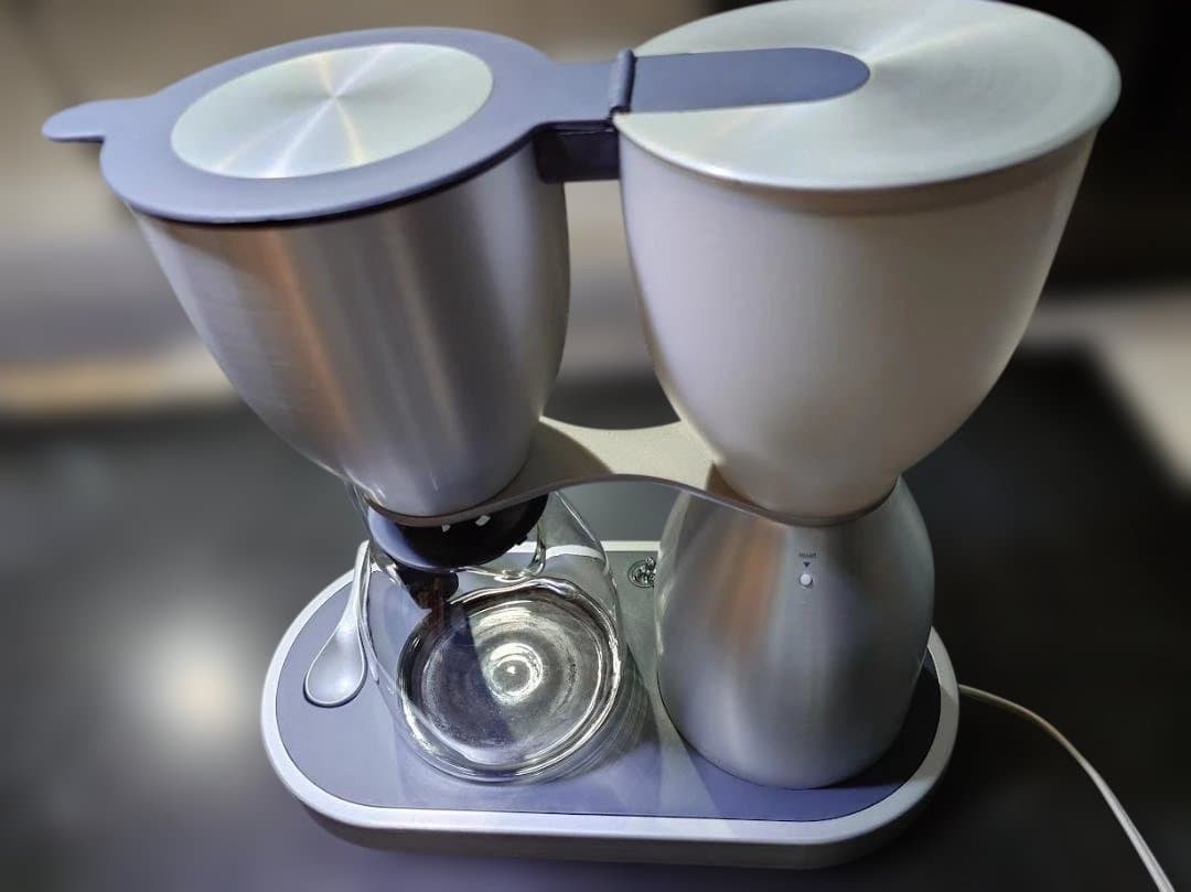 デロンギ　ドリップコーヒーメーカー　CM900J