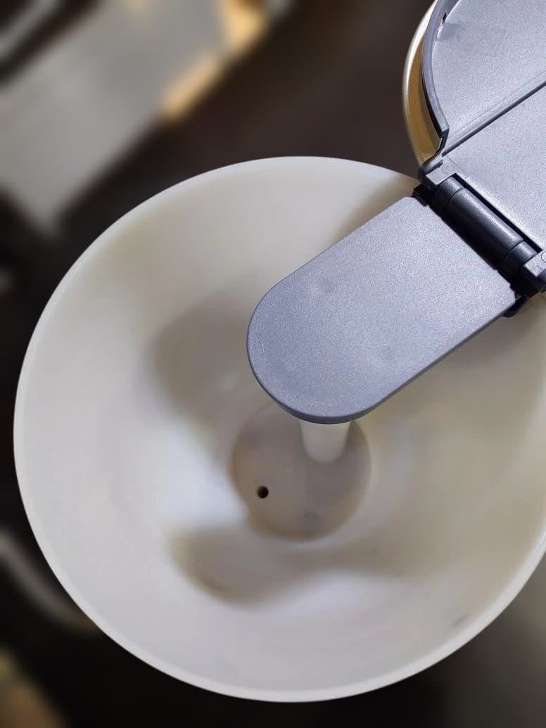 デロンギ　ドリップコーヒーメーカー　CM900J