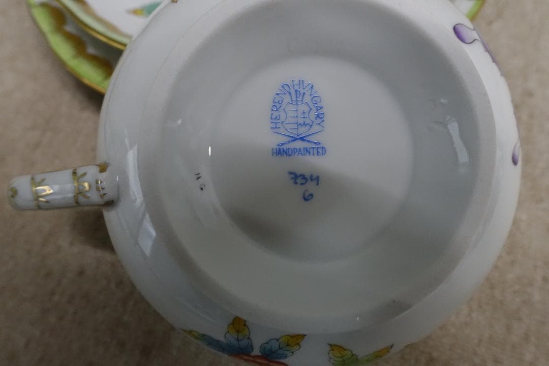 訳あり！ヘレンドヴィクトリア ティーカップ、ソーサー２枚