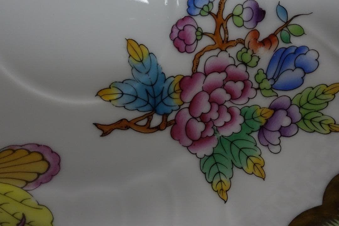 訳あり！ヘレンドヴィクトリア ティーカップ、ソーサー２枚