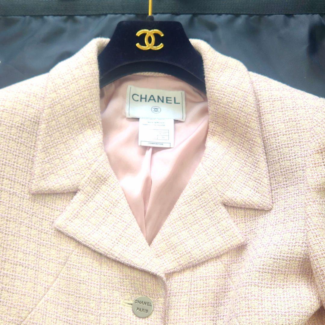 【極上美品】CHANEL 00C ツィードジャケットロゴ ボタン ペプラム