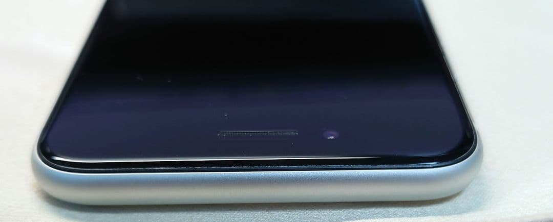 iPhoneSE 第2世代 本体 ホワイト 64GB バッテリー容量83%