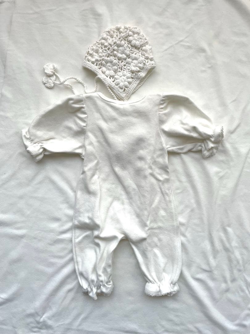 monbebe ホワイトロンパースと帽子セット 双子 年子