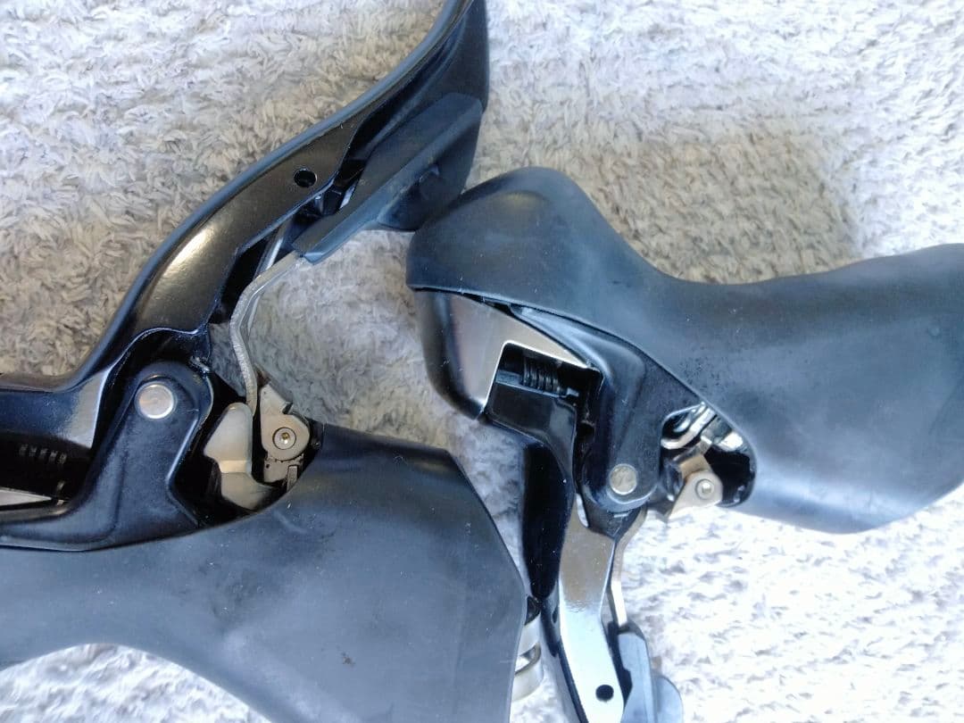 Shimano 105 １０速シフター ケーブル付き　ST-5700