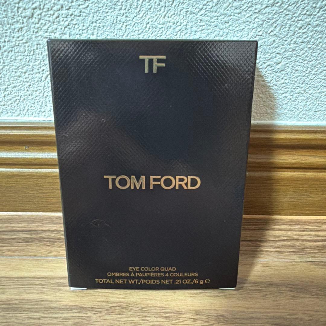 【新品未使用】廃盤色・TOM FORD アイカラークォード 04A サスピション