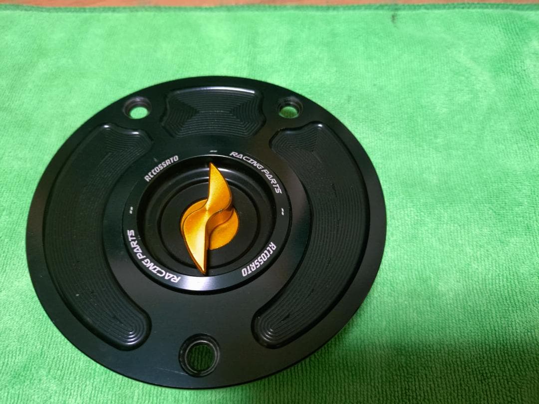 ACCOSSATO アコサットアルミタンクキャップ