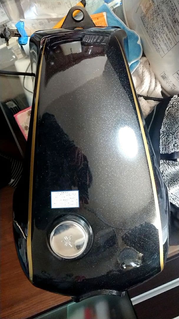 ト*プ様 RZ250タンク、パテにヒビあり。
