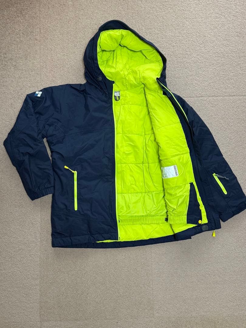 モンベル子供用スノーウェア　サイズ150cnの上下セット