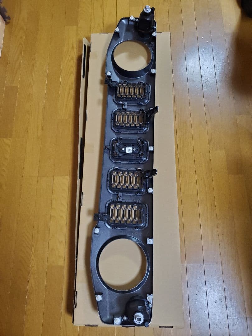 ジムニーノマド　純正　グリル