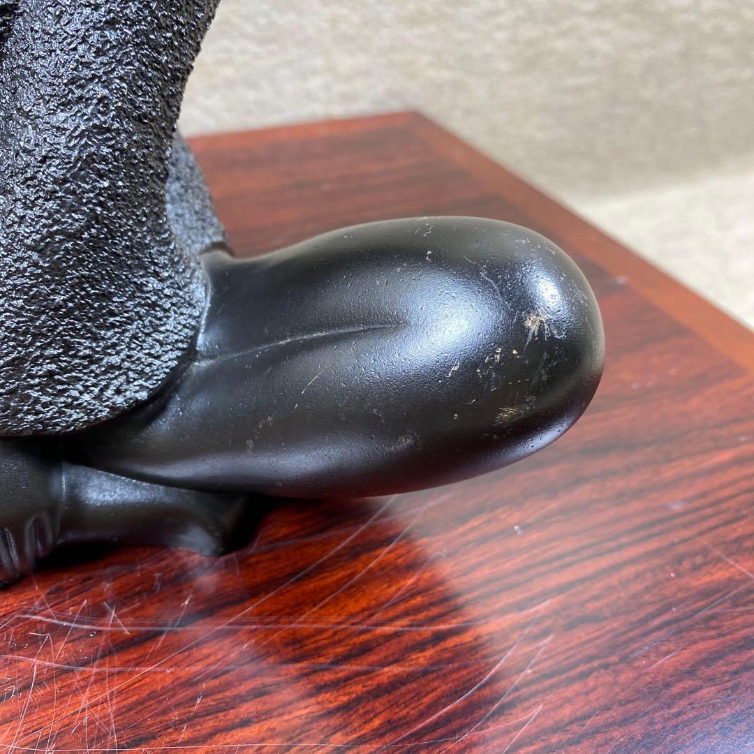 高岡銅器 彫刻家 板保次 (号 清峯）『おすまし』ブロンズ像