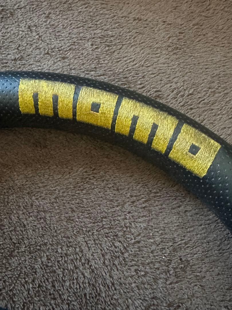 momo Competition ステアリング