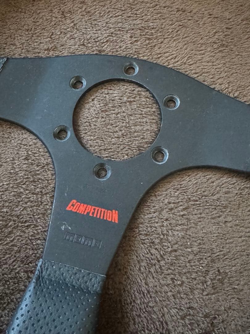 momo Competition ステアリング