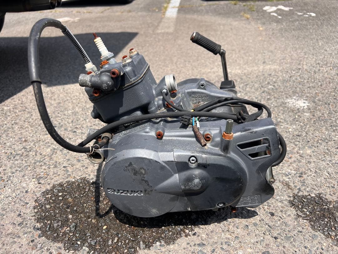 ウルフ50 エンジン　スズキ