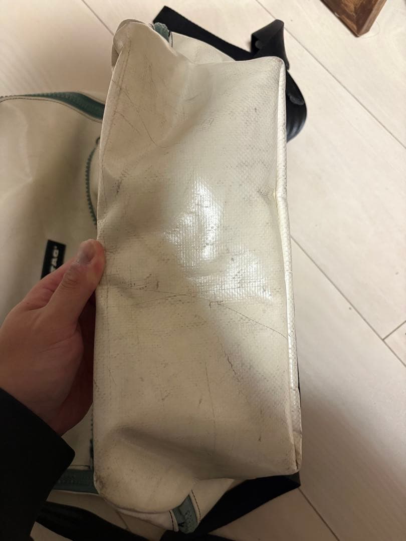 FREITAG フリンジ　オフホワイト×エメラルドグリーン