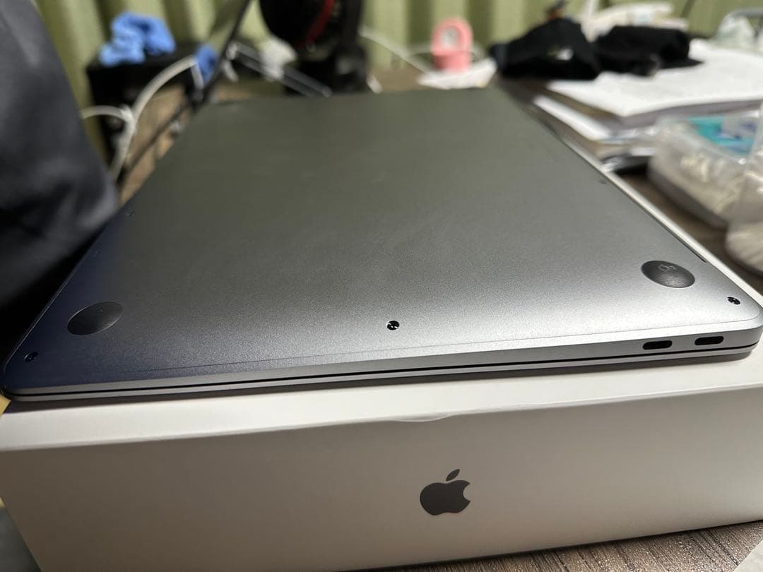 MacBook Air M1 8GB / 256GB SSD (13インチ)