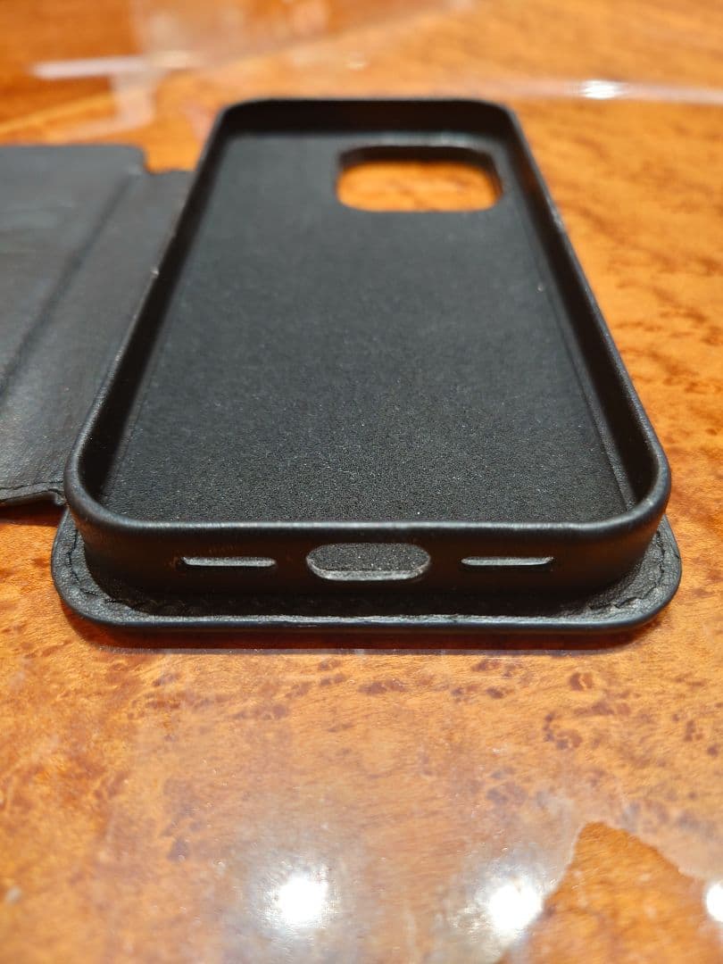 BERLUTI iPhone15pro スマホケース ベルルッティ スクリット