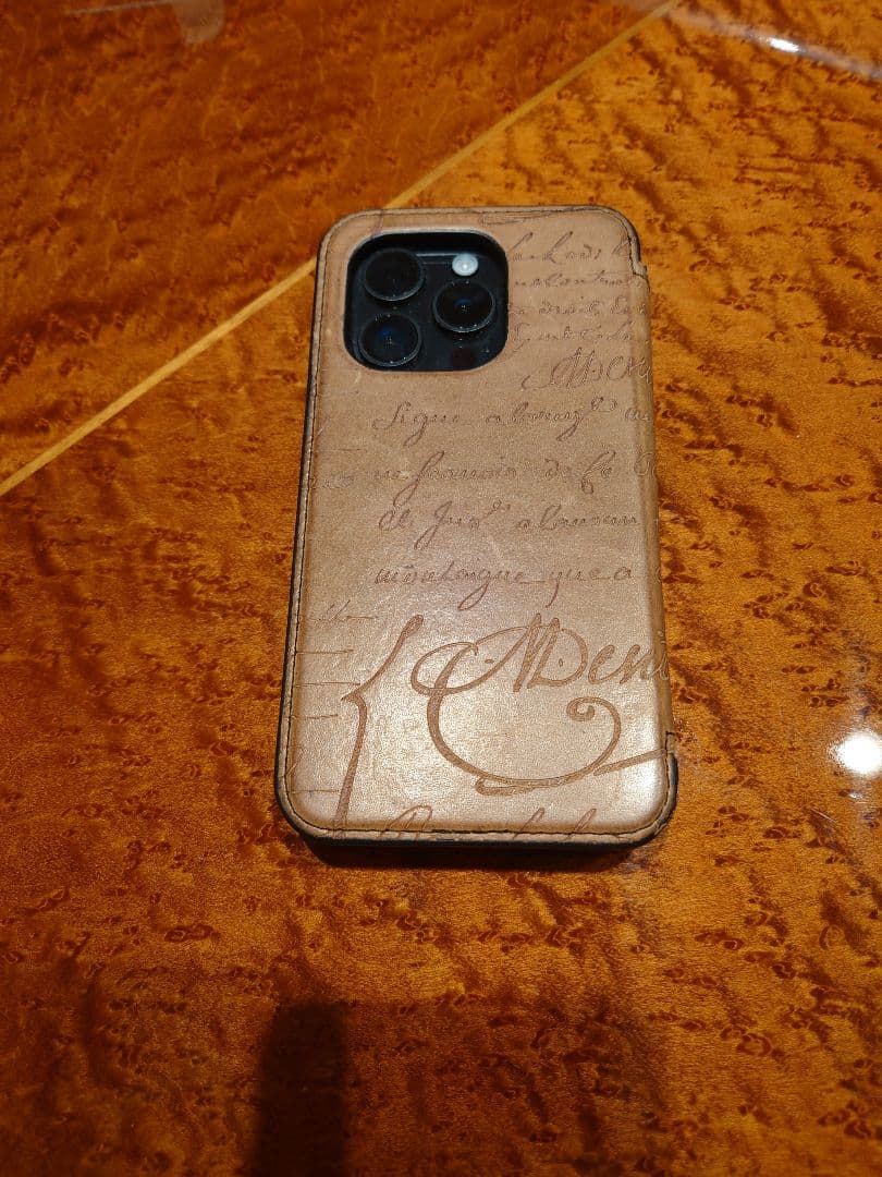 BERLUTI iPhone15pro スマホケース ベルルッティ スクリット
