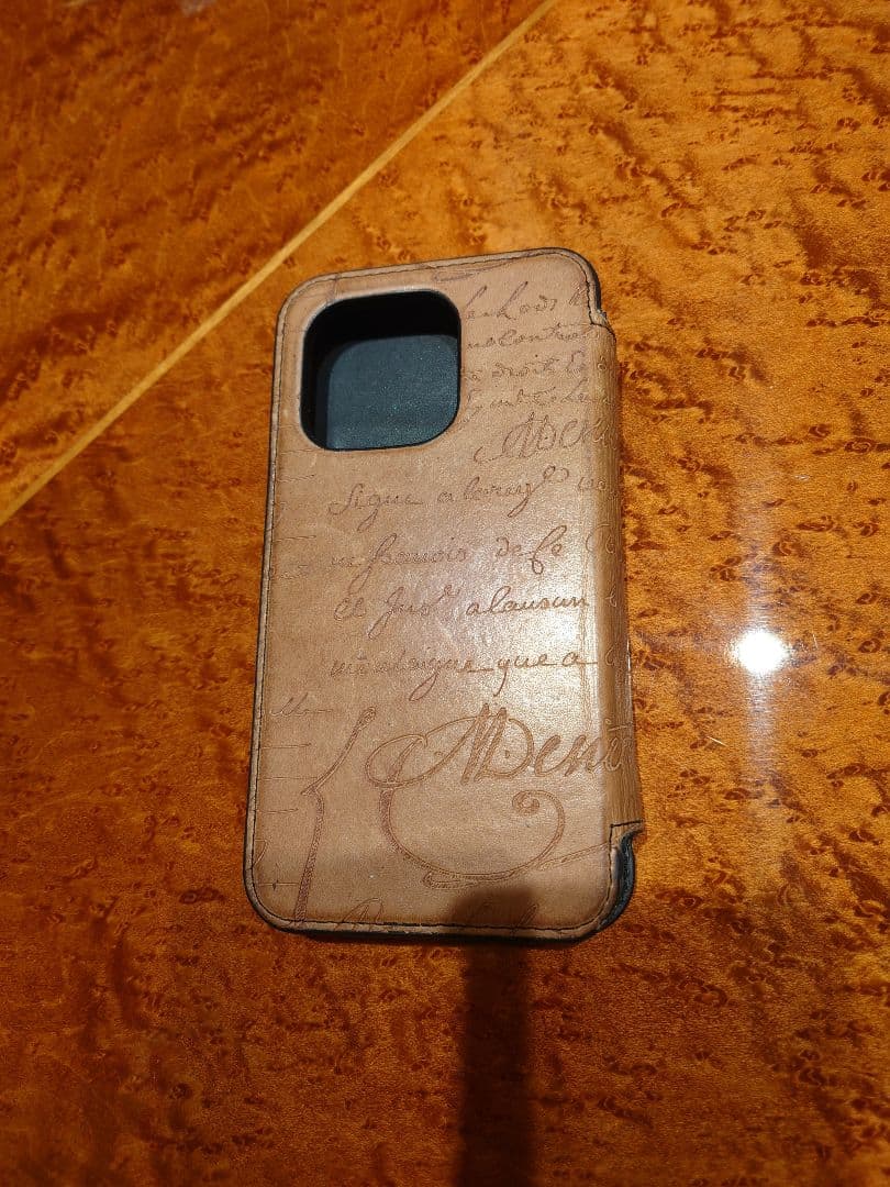 BERLUTI iPhone15pro スマホケース ベルルッティ スクリット