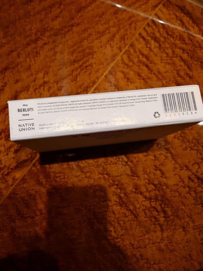 BERLUTI iPhone15pro スマホケース ベルルッティ スクリット
