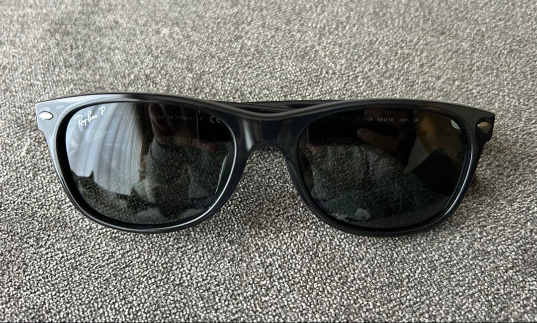 Ray-Ban ブラック サングラス　ニューウェイファーラー