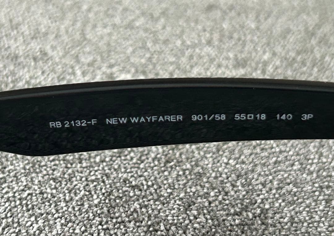 Ray-Ban ブラック サングラス　ニューウェイファーラー