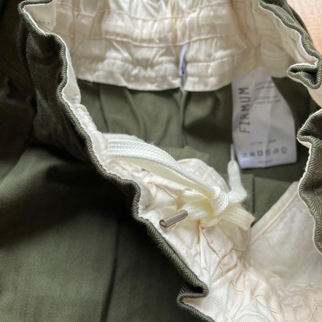 タグ付き. FIRMUM カーキパンツ. ヘリンボーン