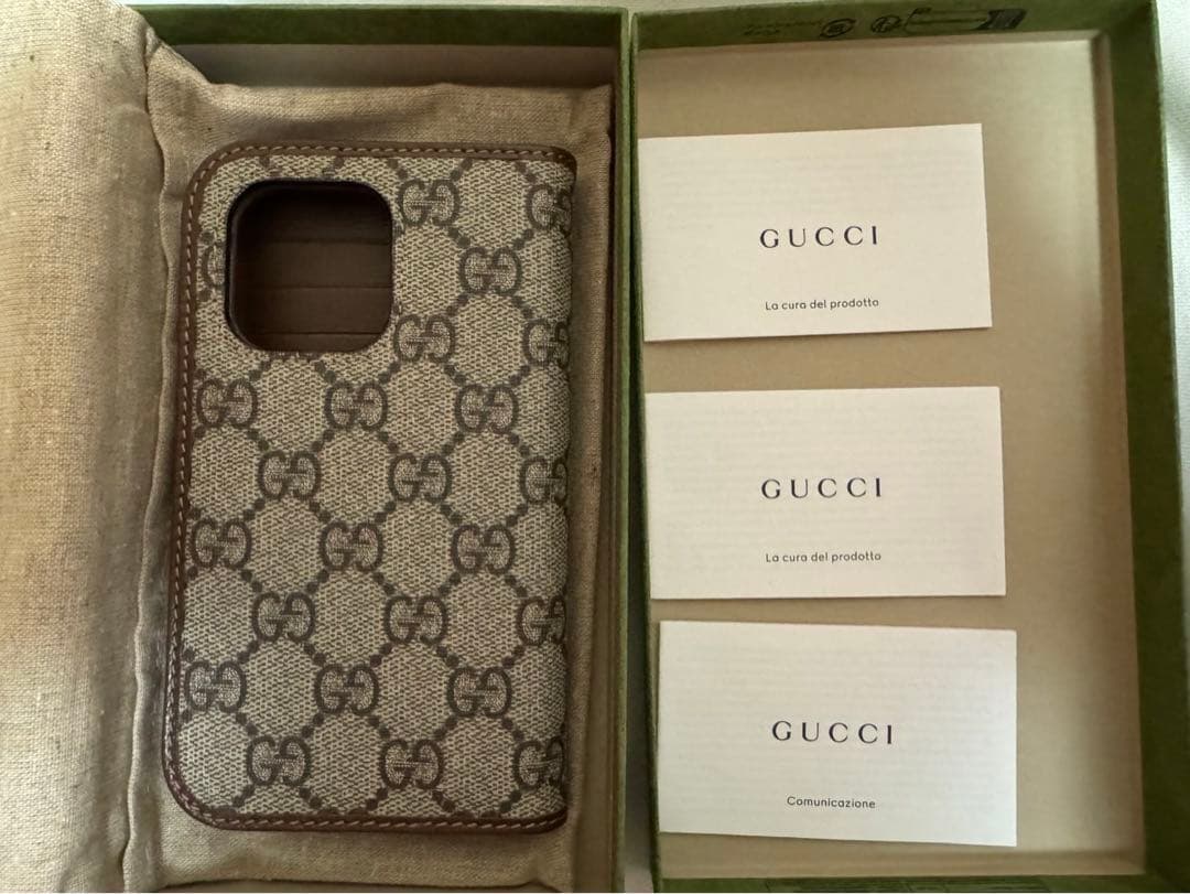 【新品】GUCCI グッチ　アイフォンケース iPhone15PRO 手帳型