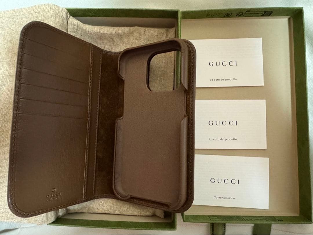 【新品】GUCCI グッチ　アイフォンケース iPhone15PRO 手帳型