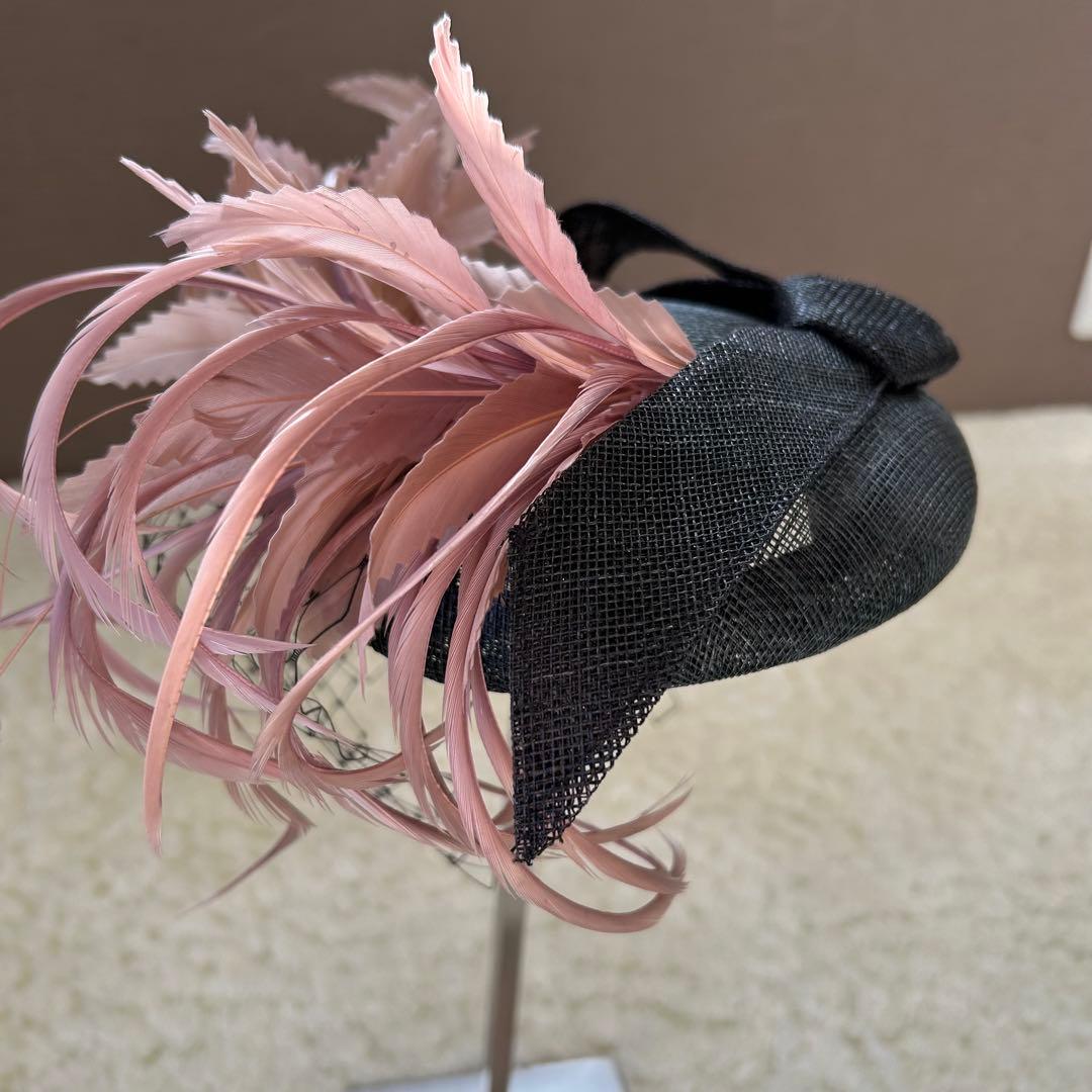 美品✨ミサハラダmisaharada ヘッドドレス 羽根 トーク ベレー