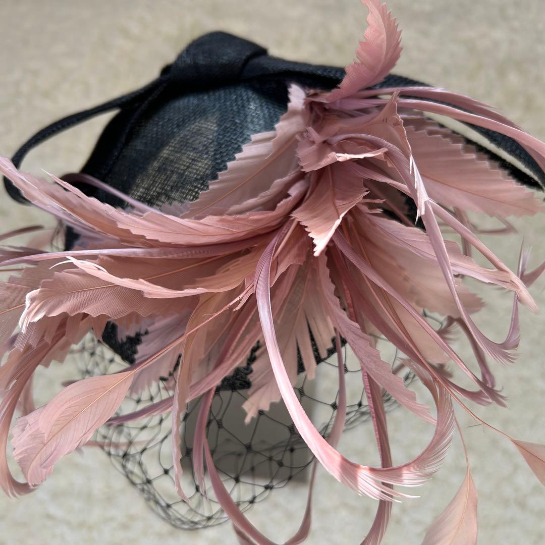 美品✨ミサハラダmisaharada ヘッドドレス 羽根 トーク ベレー