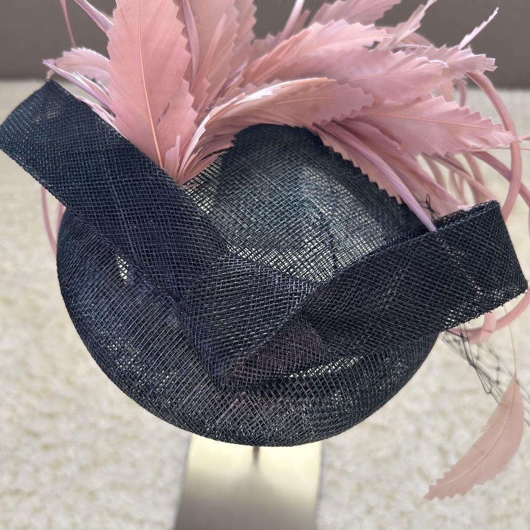 美品✨ミサハラダmisaharada ヘッドドレス 羽根 トーク ベレー